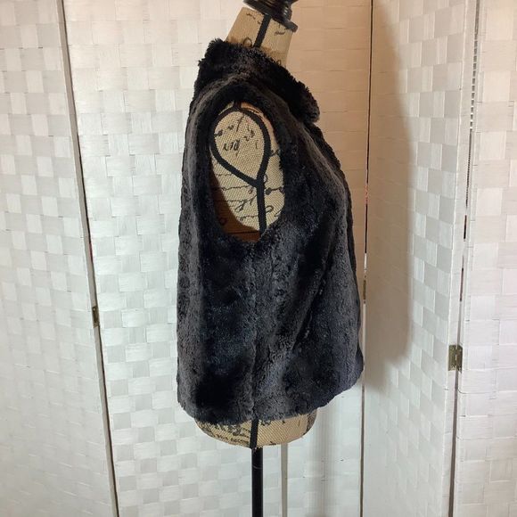 betsey johnson fur vest size small - Picture 8 of 8